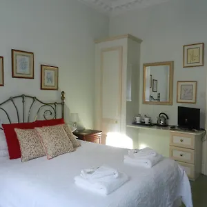 https://brocks-guest-house.tophotelsbath.com